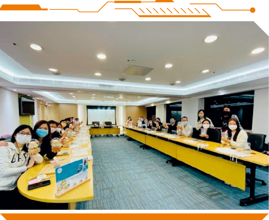 通訊辦定期舉辦各項員工活動，藉此提倡作息均衡的工作環境，同時加強員工的歸屬感。