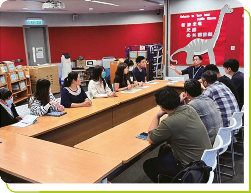 通讯办职员与流动网络营办商及康乐及文化事务署代表举行会议，商讨有关在一政府场地设置无线电基站的事宜。